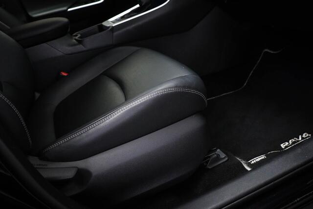 Toyota RAV4 2.5 Hybrid Style | LEDER | STUURVERWARMING | APPLE | NAVIGATIE | CAMERA | TREKHAAK