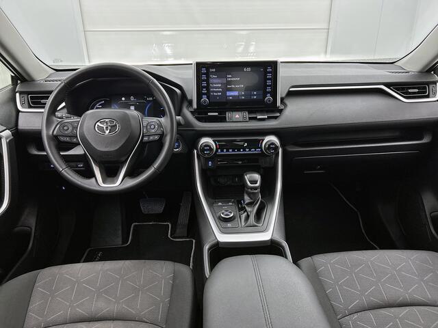 Toyota RAV4 2.5 Hybrid AWD Dynamic | BTW voertuig | Parkeersensoren voor+achter | Trekhaak afneembaar | 1650KG trekgewicht | Elektrische achterklep | Apple CarPlay/Android Auto |