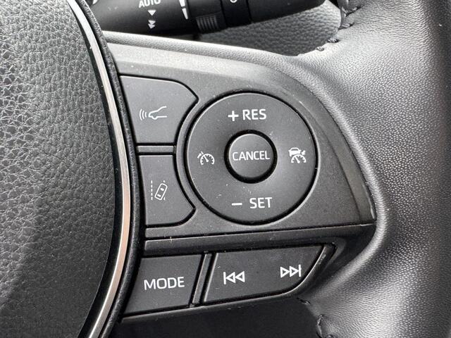 Toyota RAV4 2.5 Hybrid AWD Executive + Trekhaak en 1.650KG trekgewicht ,Slechts 26.535KM ,Stoel verwarming ,JBL Premium audio , Elektr. bedienbare achterklep ,Adaptive cruise control, Alarm