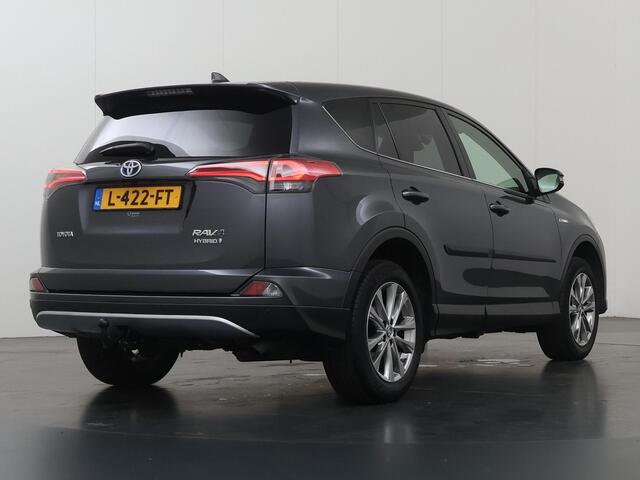 Toyota RAV4 2.5 Hybrid AWD Executive | Panoramadak | Trekhaak | Stoelverwarming | Dodehoekdetectie | Elek. Achterklep | Keyless Entry/Go |