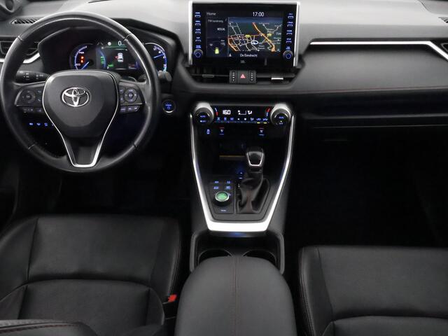 Toyota RAV4 2.5 Plug-in Hybrid AWD Bi-Tone Plus | 1500 KG trekgewicht | JBL Audio | Stoelverwarming & ventilatie | Memory Seats | Navigatie