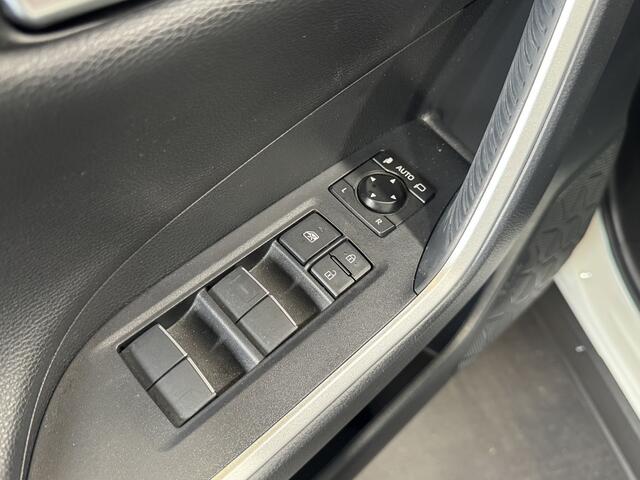 Toyota RAV4 2.5 Hybrid Bi-Tone | Trekhaak | Apple Carplay | Zeer lage KM-stand |