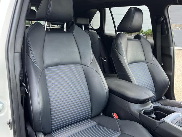 Toyota RAV4 2.5 Hybrid AWD Bi-Tone Trekhaak / Alarm / Bearlock
