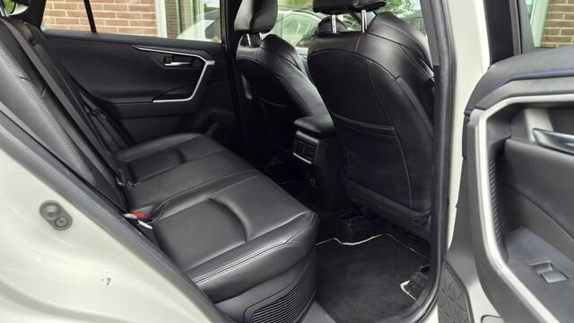 Toyota RAV4 2.5 Hybrid Bi-Tone, Trekhaak, Bearlock, Stuurwiel verw,