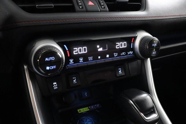 Toyota RAV4 2.5 Plug-in Hybrid AWD Business | Apple Carplay/Android Auto | Parkeersensoren | Stoelverwarming | Leer | Elektrische Achterklep |