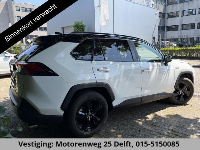 Toyota RAV4 2.5 HYBRID 4WD DYNAMIC PACK GARANTIE TOT 05-2031! SLECHTS 39.000 KM! 1650 KG TREKGEWICHT. STUUR & STOELVERWARMING . NAVIGATIE .PDC V & A .