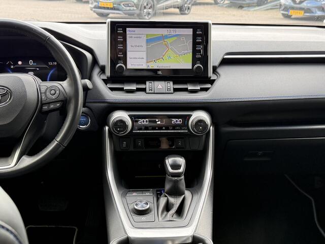 Toyota RAV4 2.5 Hybrid AWD Bi-Tone | Trekhaak | 360 graden camera | Stoelverwarming | Cruise adaptief | Draadloze tel lader |