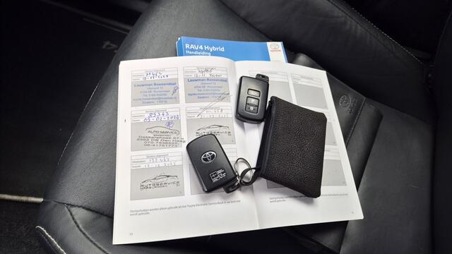 Toyota RAV4 2.5 Hybrid Executive AWD, BSM, JBL, Trekhaak, NL Auto!