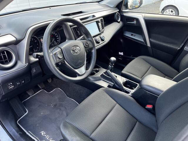 Toyota RAV4 2.0 VVT-i AWD Comfort 2000 kg Trekgewicht Airco Cruise Trekhaak NL auto dealer onderhouden
