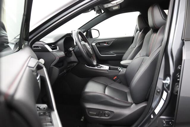 Toyota RAV4 2.5 Plug-in Hybrid AWD Bi-Tone Plus | Trekhaak | Lederenbekleding met Verwarming en Verkoeling | JBL Head Up Display | Elektrisch verstelbare bestuurdersstoel met geheugen |