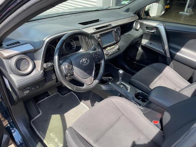 Toyota RAV4 2.5 Hybrid AWD Executive Black Edition|Panoramadak|Trekhaak|1650 Trekgewicht