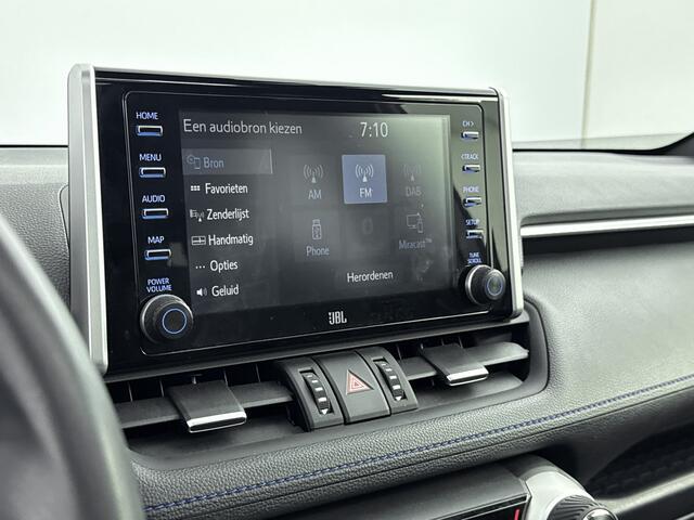 Toyota RAV4 2.5 Hybrid AWD Bi-Tone Innovation Pack | Panoramadak | 360 Camera | JBL | Dodehoek detectie | Parkeersensoren voor+achter | Navigatie | Apple CarPlay/Android Auto | Cruise Control Adaptive |