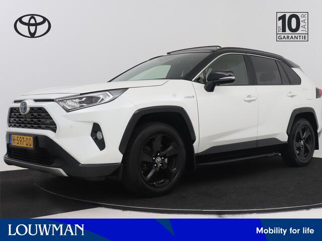 Toyota RAV4 2.5 Hybrid AWD Bi-Tone Innovation Pack I Panoramisch schuif-kanteldak I 360 graden camera I Digitale binnenspiegel I Trekhaak - 1650 KG trekgewicht | JBL | Dodehoek detectie | Navigatie | Apple CarPlay/Android Auto |