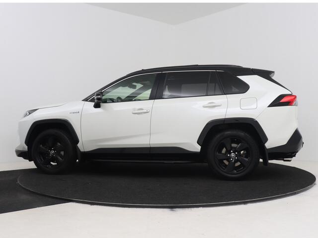 Toyota RAV4 2.5 Hybrid AWD Bi-Tone Innovation Pack I Panoramisch schuif-kanteldak I 360 graden camera I Digitale binnenspiegel I Trekhaak - 1650 KG trekgewicht | JBL | Dodehoek detectie | Navigatie | Apple CarPlay/Android Auto |