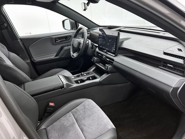 Toyota RAV4 2.5 Plug-in Hybrid 270 First Edition | BTW voertuig | 360 Camera | Stoelventilatie | Stoel+stuurverwarming | Head-Up Display | Elektrische achterklep | Parkeersensoren voor+achter |