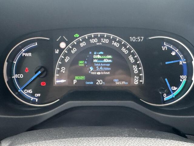 Toyota RAV4 Suzuki Across 2.5 Plug-in Hybrid Style Trekhaak afneembaar | 19 inch lichtmetalen velgen | All season banden | Dodehoekdetectie | Stoelverwarming voor+achter