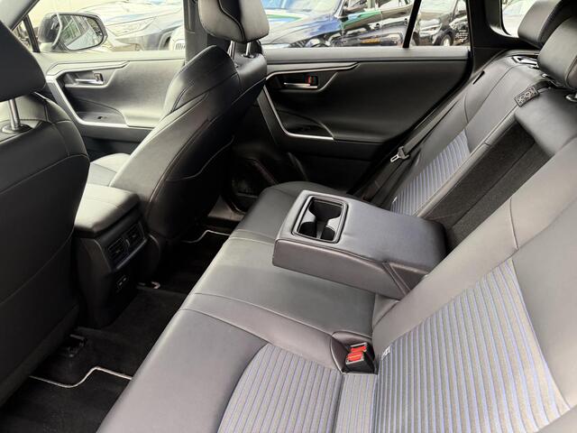Toyota RAV4 2.5 Hybrid AWD Bi-Tone | CAMERA | JBL | LED KOPLAMPEN | NAVIGATIE | KEYLESS ENTRY/GO | LEDER | PARKEREN SENSOREN | STOELVERWARMING | ELEKTRISCHE STOELEN |