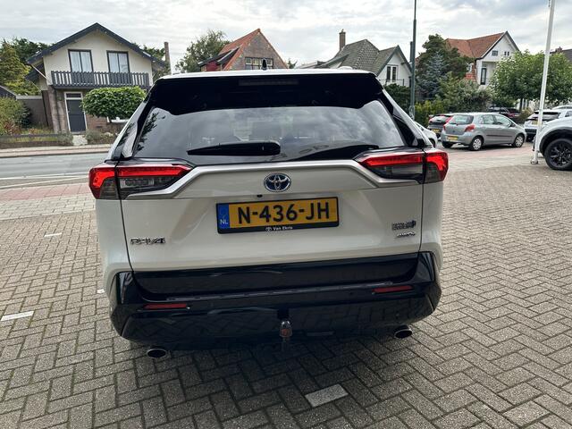 Toyota RAV4 2.5 Plug-in Hybrid AWD Bi-Tone Plus trekhaak / panoramadak / 360 monitor / stuurverwarming / JBL-audio / meest complete uitvoering / 10 jaar Toyota garantie-programma / Toyota pechhulppas / rijklaarprijs incl. garantie en onderhoud