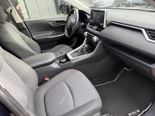 Toyota RAV4 2.5 Hybrid Business Plus APPLE CARPL./ANDROID AUTO | CAMERA | LED KOPLAMPEN | NAVIGATIE | KEYLESS ENTRY/GO | PARKEREN SENSOREN | STOELVERWARMING | VOORRUIT VERWARMING |