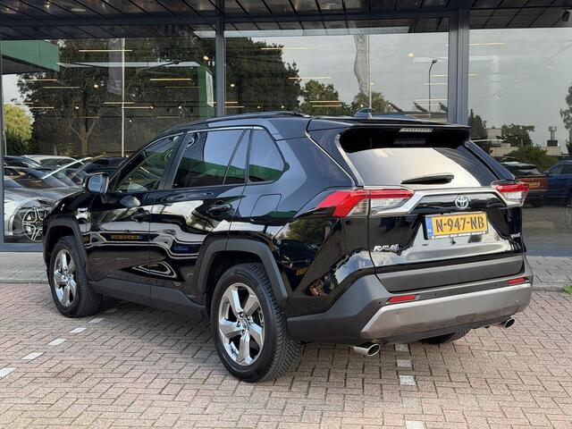 Toyota RAV4 2.5 Hybrid First Edition APPLE CARPL./ANDROID AUTO | DODEHOEK DETECTIE | CAMERA | LED KOPLAMPEN | NAVIGATIE | KEYLESS ENTRY/GO | PARKEREN SENSOREN | STUURVERWARMING | STOELVERWARMING | VOORRUIT VERWARMING |