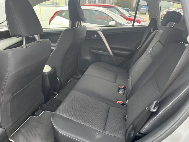Toyota RAV4 2.5 Hybrid AWD Dynamic Trekhaak Stoelverwarming Stuurverwarming Dodehoek detectie