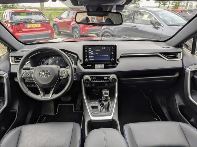 Toyota RAV4 2.5 Hybrid Bi-Tone | Trekhaak | Stoel- Stuurverwarming | All-Season | Elek. Kofferklep | Leer | Camera