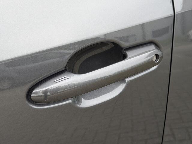 Toyota RAV4 2.5 Hybrid Bi-Tone | Trekhaak | Stoel- Stuurverwarming | All-Season | Elek. Kofferklep | Leer | Camera
