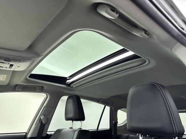 Toyota RAV4 2.5 Hybrid AWD Executive | Parkeersensoren V+A | Schuif/kanteldak | Blindspot | Stoelverwarming |