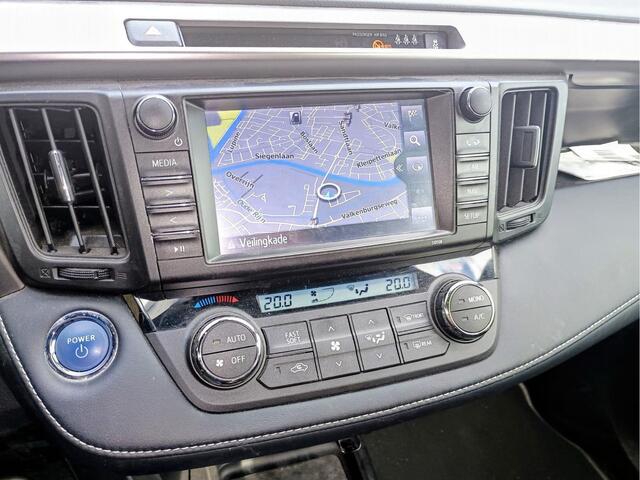 Toyota RAV4 2.5 Hybrid Dynamic / Navigatie / Airco(Clima) / 17" LM velgen / Bluetooth / Parkeersensoren /