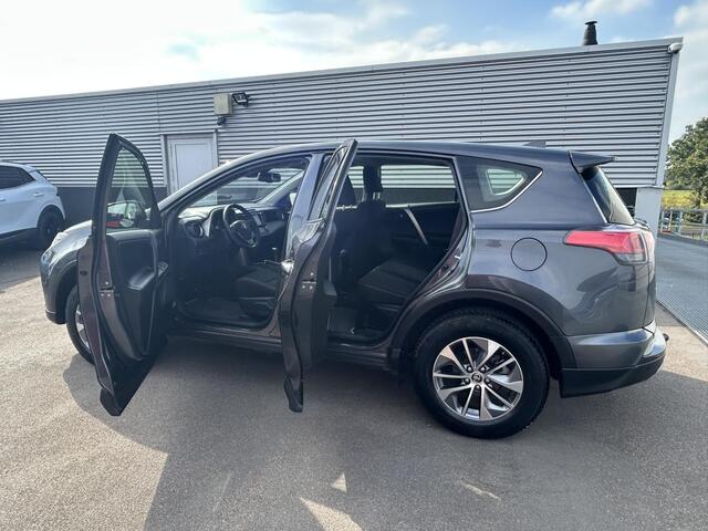 Toyota RAV4 2.5 Hybrid AWD Dynamic Trekhaak, Nieuw geleverd en dealeronderhouden, Navigatie, Smart Key, Adaptieve cruise control, Parkeersensoren voor + achter, Achteruitrijcamera