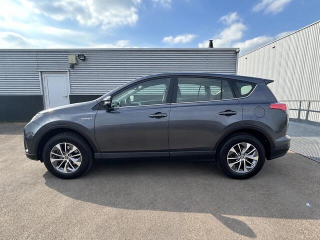 Toyota RAV4 2.5 Hybrid AWD Dynamic Trekhaak, Nieuw geleverd en dealeronderhouden, Navigatie, Smart Key, Adaptieve cruise control, Parkeersensoren voor + achter, Achteruitrijcamera