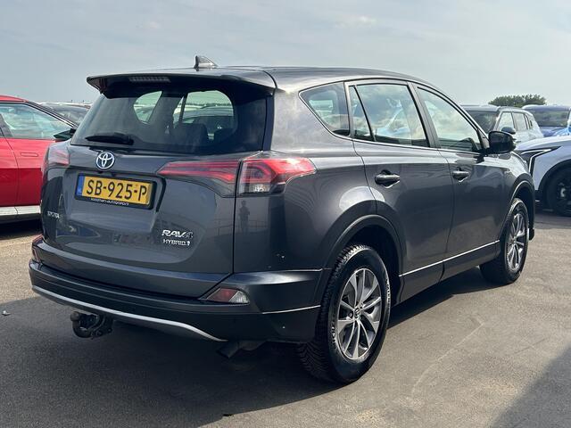 Toyota RAV4 2.5 Hybrid AWD Dynamic Trekhaak, Nieuw geleverd en dealeronderhouden, Navigatie, Smart Key, Adaptieve cruise control, Parkeersensoren voor + achter, Achteruitrijcamera