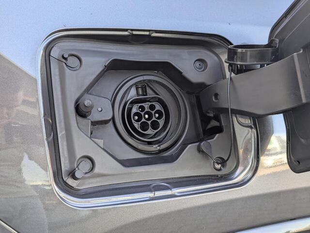 Toyota RAV4 2.5 Plug-in Hybrid AWD Style | Stoel- stuurverwarming | Elek. kofferklep | Leer | ACC | PDC rondom