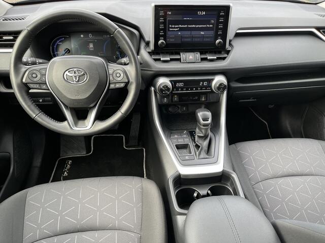 Toyota RAV4 2.5 Hybrid Dynamic | Carplay | Stoel- + stuurverwarming | Parkeersensoren | 18 inch LM-velgen |