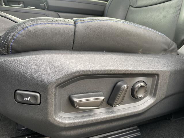 Toyota TUNDRA Crewmax Limited 3.5 V6 Platinum Headup 360 Camera Pano JBL trekhaak Bedcover Stoel Verkoeling NL kenteken 3500KG treklast Treeplanken