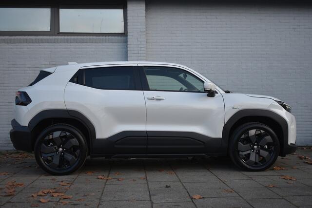 Toyota URBAN CRUISER Executive 61 kWh Automaat 174pk | stoel & stuurverwarming | JBL | Pano | 360 Camera | Demonstratieauto, wordt mee gereden