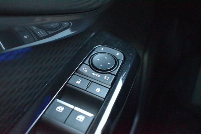 Toyota URBAN CRUISER Executive 61 kWh Automaat 174pk | stoel & stuurverwarming | JBL | Pano | 360 Camera | Demonstratieauto, wordt mee gereden