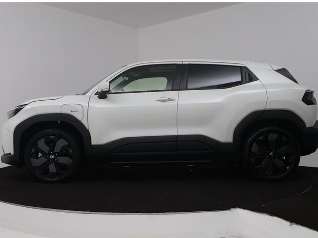 Toyota URBAN CRUISER Executive 61 kWh | Panoramadak | Nieuw model | Grote Batterij |