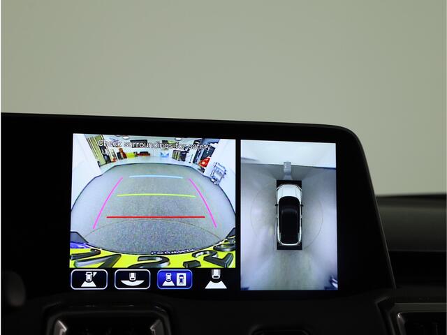 Toyota URBAN CRUISER Executive AWD 61 kWh *DEMO* | 19"LM velgen | 360 camera | Two-tone metaallak | Protection Pack |