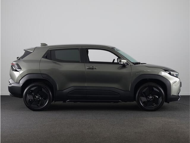 Toyota URBAN CRUISER Dynamic 61 kWh *NIEUW* | 18" LM velgen | Metaallak | Draadloze telefoonlader |