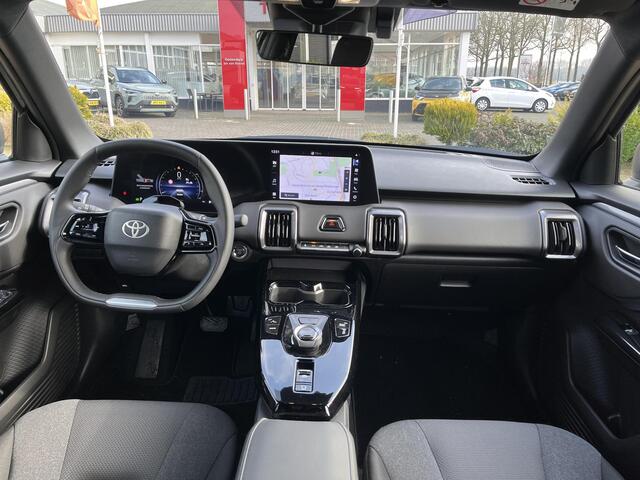 Toyota URBAN CRUISER Dynamic 61 kWh | Land Breeze Green | Demo