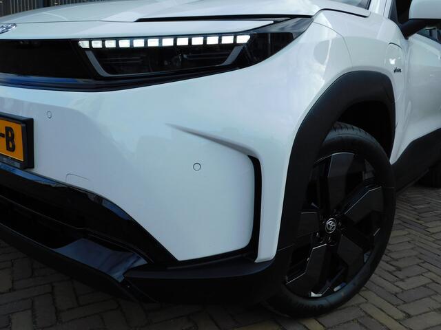 Toyota URBAN CRUISER Executive 61 kWh | DEMO