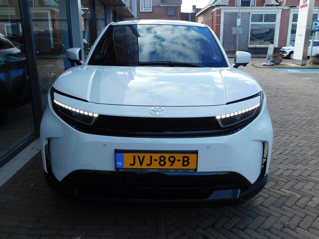 Toyota URBAN CRUISER Executive 61 kWh | DEMO