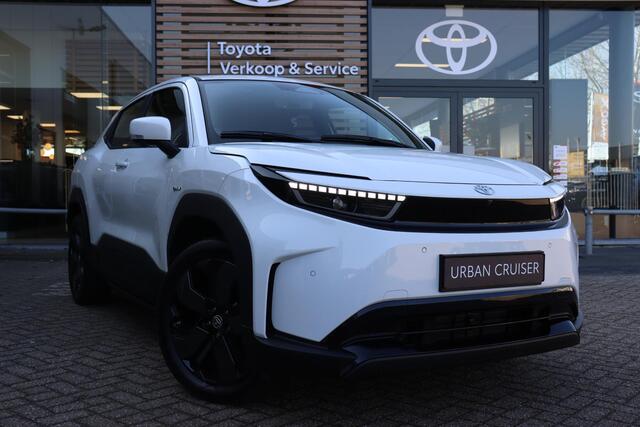 Toyota URBAN CRUISER Executive 61 kWh, Panorama dak, Blind Spot, JBL, 360 camera, Half leder, Snel leverbaar!
