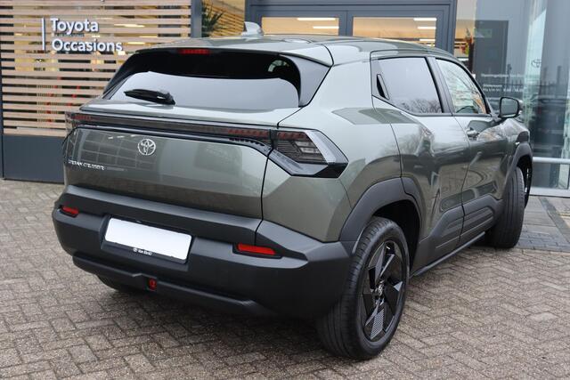 Toyota URBAN CRUISER Dynamic 61 kWh, Nieuw en snel leverbaar met ¤1500 inruilpremie + 1.000,- Elektrificatie bonus!!