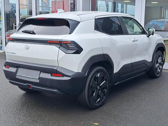 Toyota URBAN CRUISER Executive 61 kWh | Nieuwe auto | Dodehoekdetectie | 360 camera | JBL | Panoramadak | Ook andere kleuren en uitvoeringen snel leverbaar!