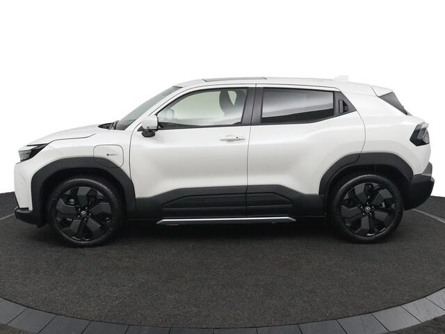 Toyota URBAN CRUISER Executive 61 kWh | Panorama Dak | Kunstlederen Bekleding | 360 Camera | JBL Audio | Sensoren Rondom |