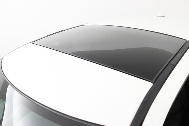 Toyota URBAN CRUISER Executive 61 kWh | Panorama Dak | Kunstlederen Bekleding | 360 Camera | JBL Audio | Sensoren Rondom |