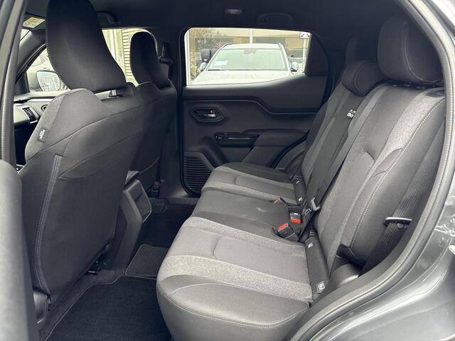 Toyota URBAN CRUISER Dynamic 61 kWh **SPLENDID SILVER/ NIEUWE AUTO/ DIRECT LVERBAAR**