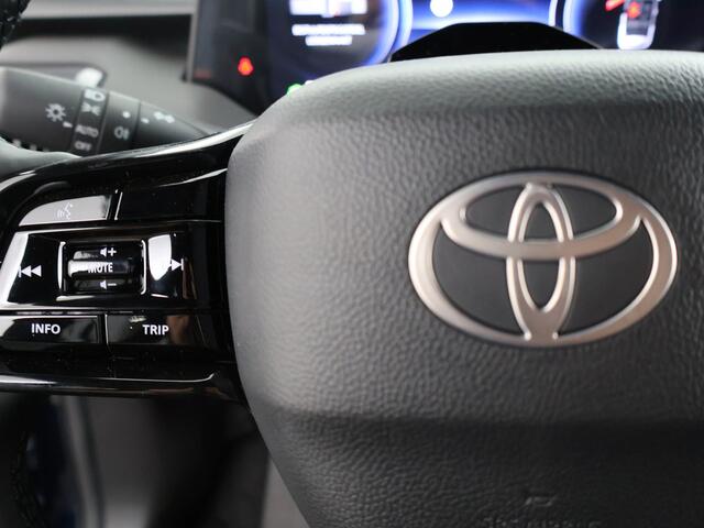 Toyota URBAN CRUISER Dynamic 61 kWh | NIEUW & SNEL LEVERBAAR | PRIJS INCLUSIEF ALLE ACTIES |